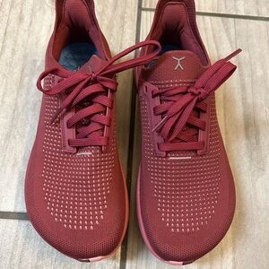 Maroon Flux Running Shoes